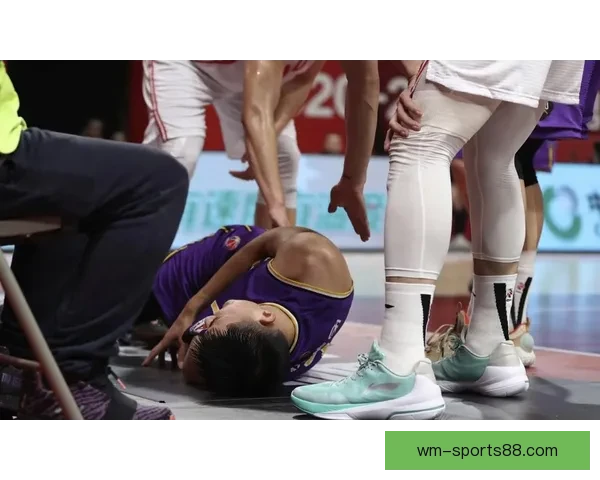 勇士25次失误惨败活塞追梦零分意外撞到女球迷波尔津吉斯伤退得5分
